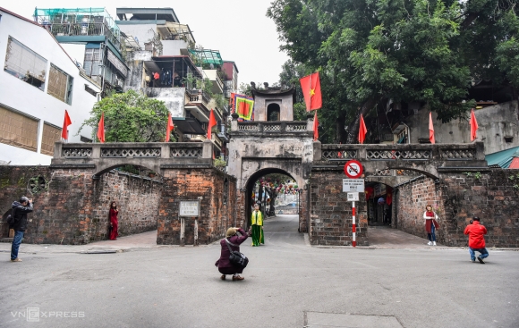 3 Ha Noi Tp Hcm Vang Ve Sang Mung 1 Tet