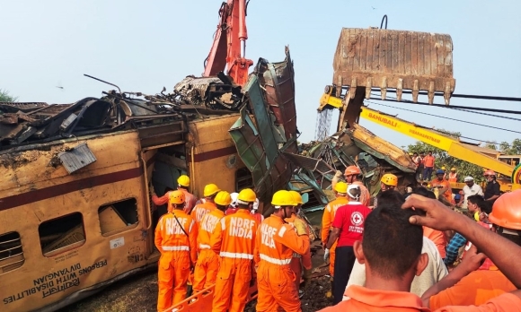 1 Lai Tau An Do Lam Chet 14 Nguoi Vi Mai Xem Dien Thoai