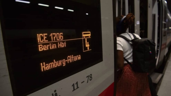 1 Chang Berlinhamburg Se Dong Cua Vao Thu Sau Va Chu Nhat