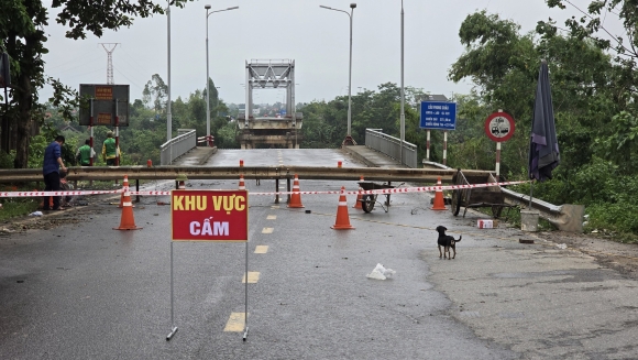 6 Nguoi Vo Tre Khoc Nuc No Ngong Tin Chong Sau Vu Sap Cau Phong Chau Chong Chau O Duoi Day Roi Chau Biet Lam Sao