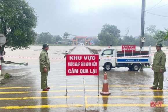 1 Mua Lon Gan 11000 Hoc Sinh Ha Tinh Nghi Hoc Di Doi Nhieu Nguoi Dan