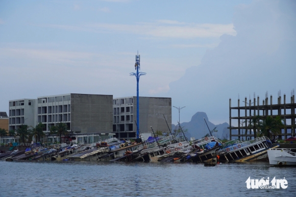 6 Can Canh Loat Tau Dam O Vinh Ha Long 2 Tuan Sau Bao Yagi Van Chua Duoc Truc Vot